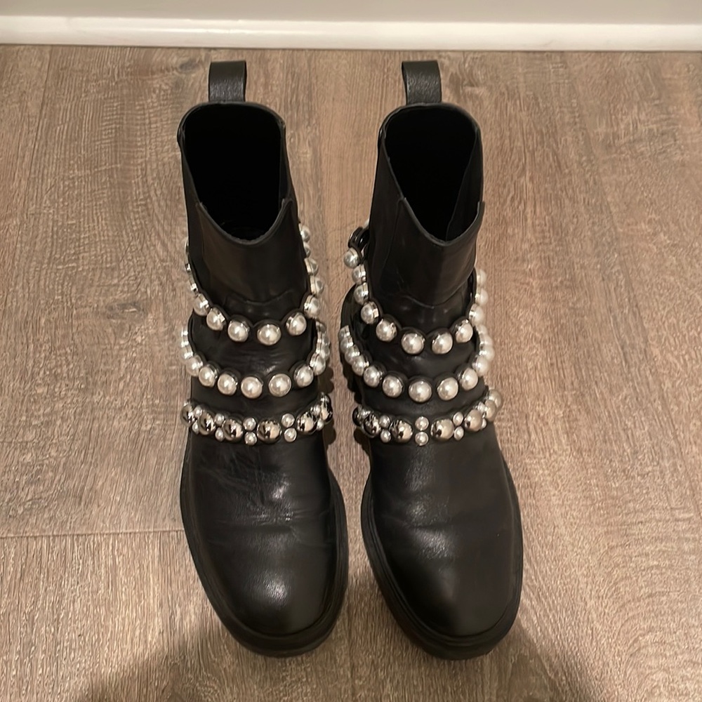 Zara Pearl embellished leather combat boots 37/7 🖤